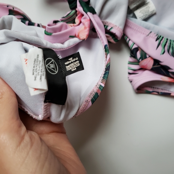 Missguided Bikini Set  Pink Flowers - Picture 8 of 9